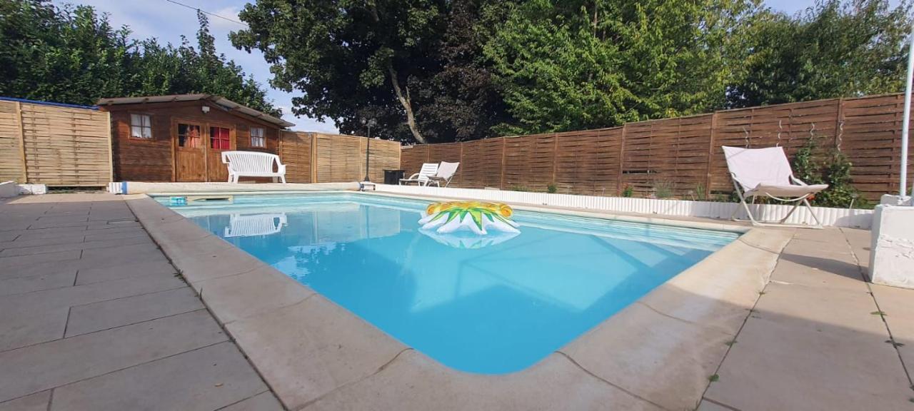 Studio Meuble Avec Piscine Partagee La Ferte-Gaucher Exterior photo